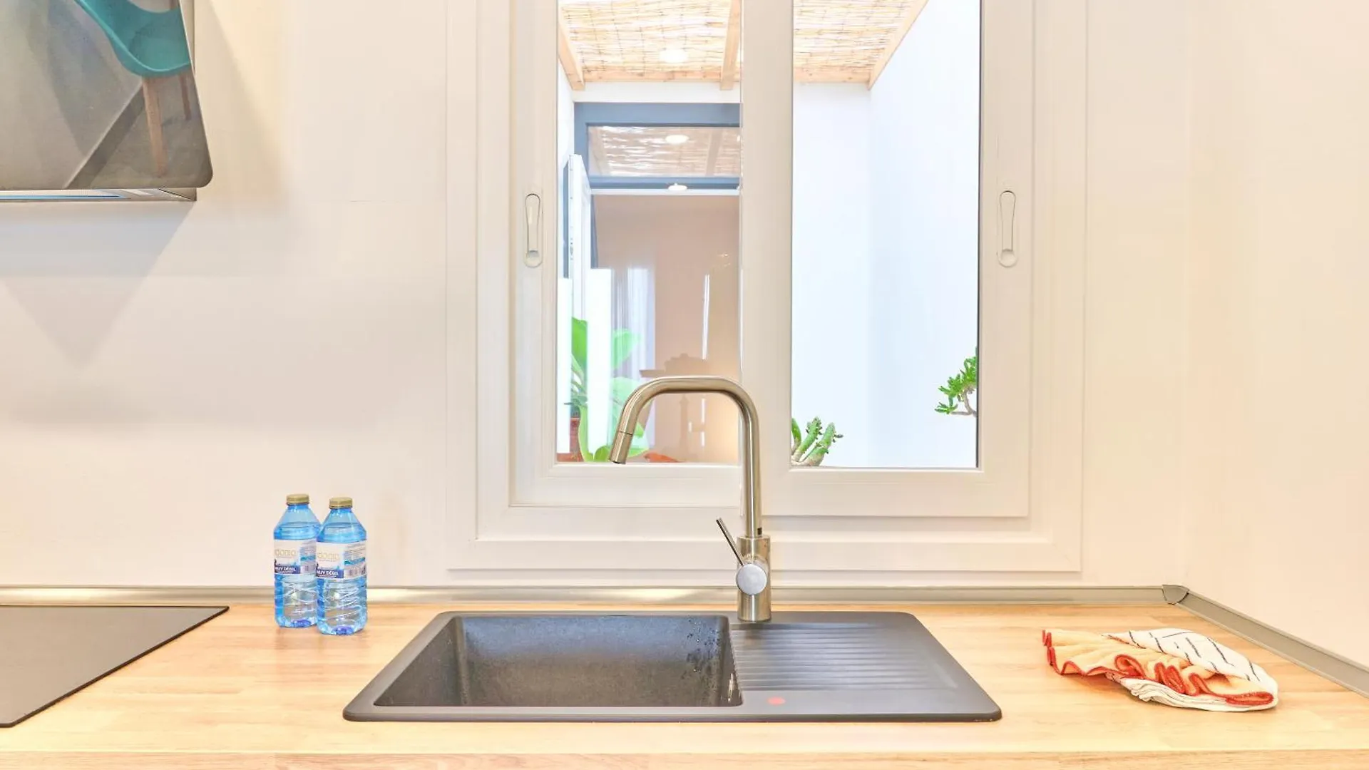 Weybeach 6 - New, Modern, Stylish, Fully Equipped La Santa